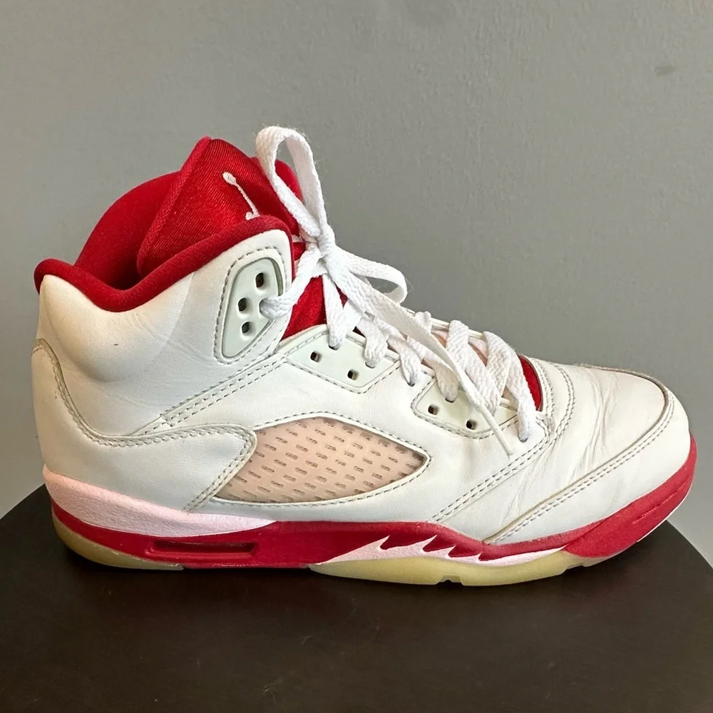 Nike Air Jordan Retro White Pink Red (GS) Size 7Y / W8.5 - 440892-106 - Used